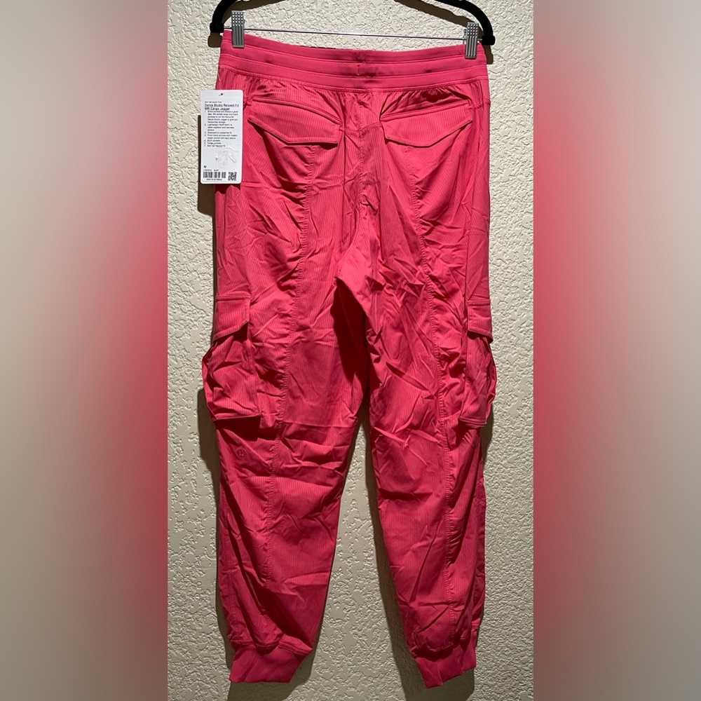 Lululemon NWT Dance Studio Relaxed Fit Mid Rise Cargo Joggers Glazed Pink Size M - Picture 11 of 15